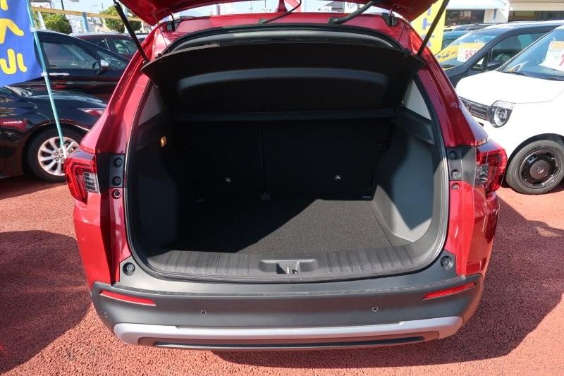 荷物をしっかり積めるラゲッジスペース