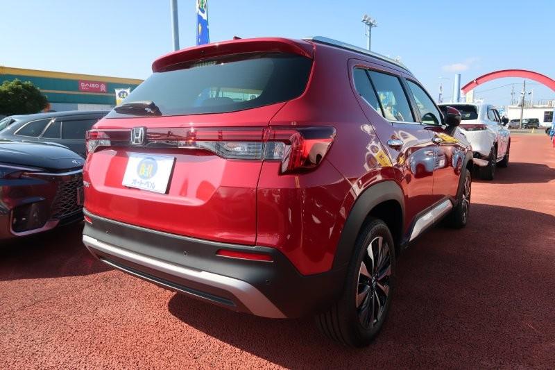 パーキングセンサーで障害物をお知らせ