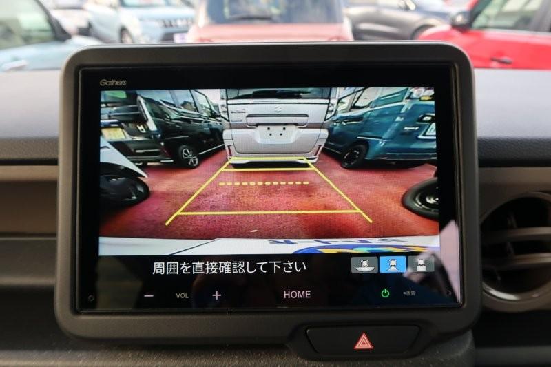 バックモニターで駐車をアシスト