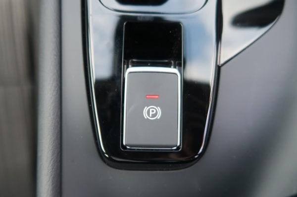 電子制御のパーキングブレーキ