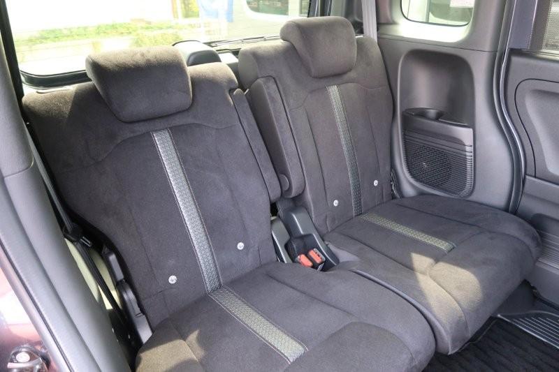 後席もゆったり乗れる室内空間