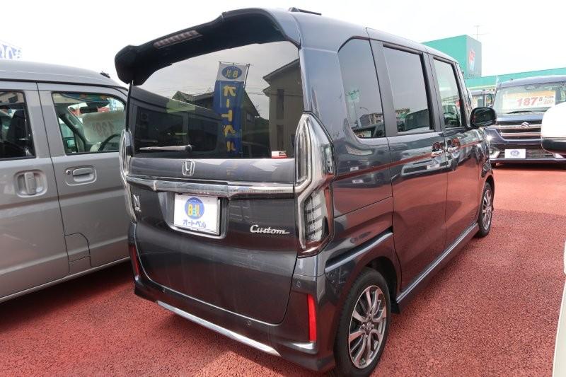 パーキングセンサーで障害物をお知らせ