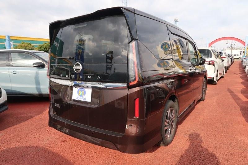 コーナーセンサーで障害物をお知らせ