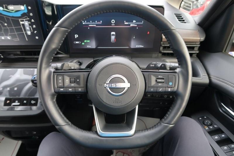 ハンドルのスイッチで簡単なオーディオ操作可能