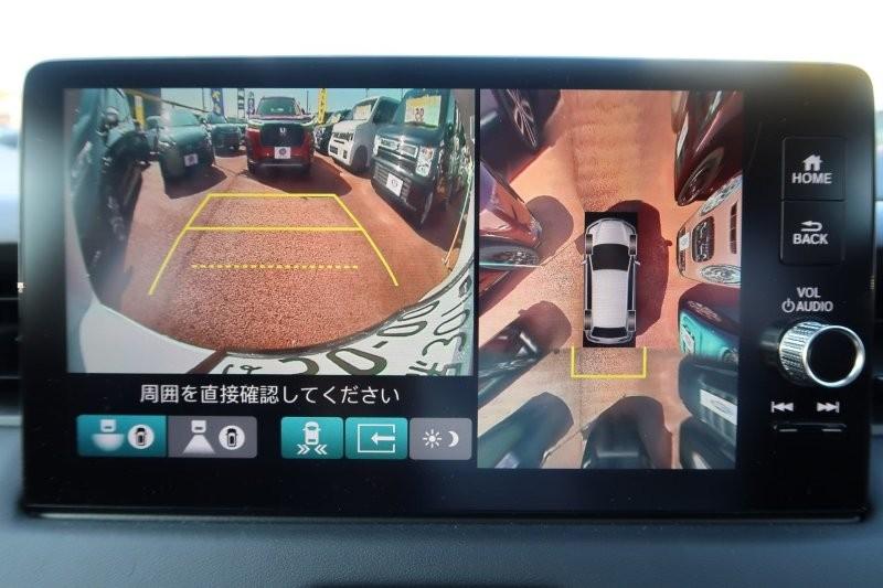 上から見たようなモニターで駐車をアシスト