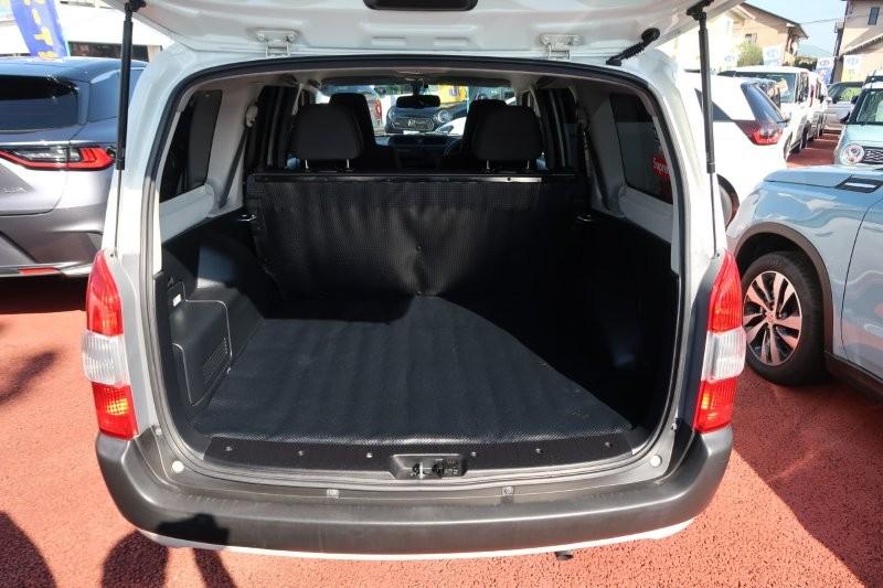 荷物もたくさん積めるラゲッジスペース　　　T.O