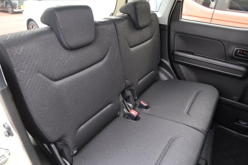 後席もゆったり乗れる室内空間