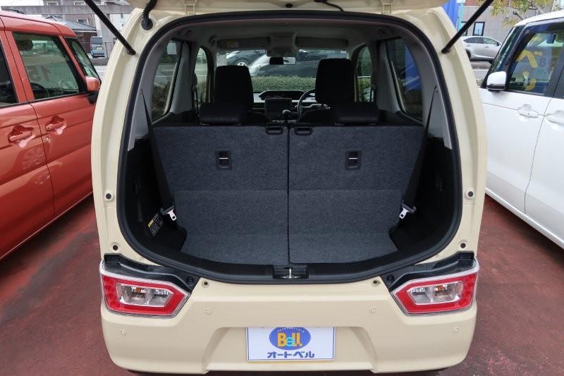 乗せる荷物に合わせてシートアレンジ可能　　　T.O