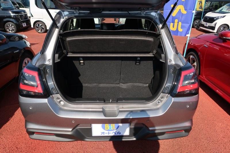 荷物もたくさん積めるラゲッジスペース　　　T.O
