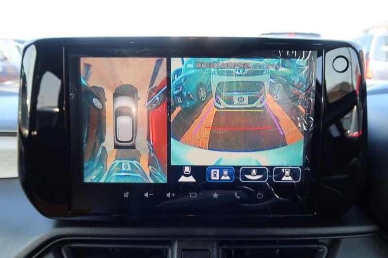 上から見たようなモニターで駐車をアシスト