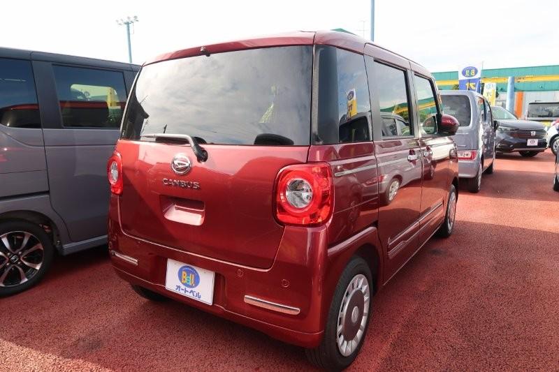 コーナーセンサーで障害物をお知らせ