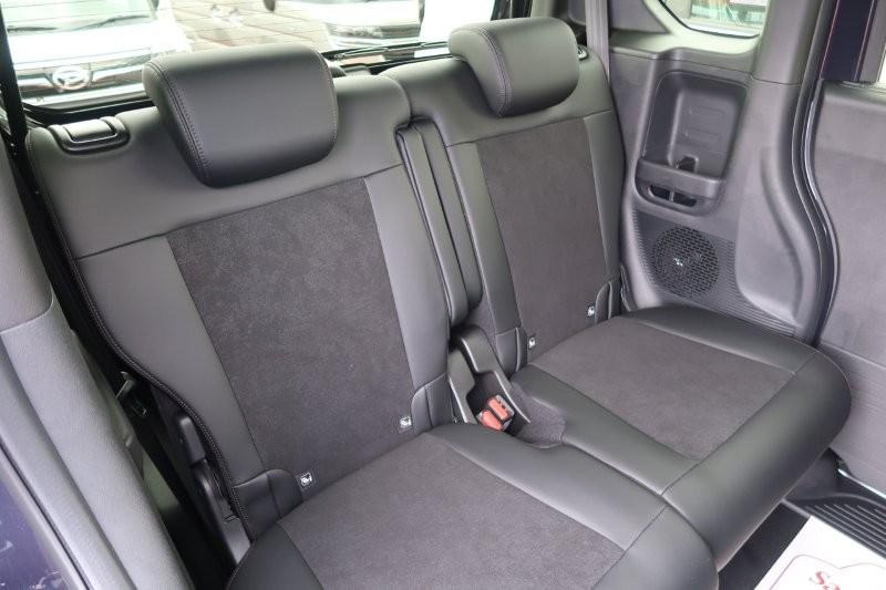 後席もゆったり乗れる室内空間