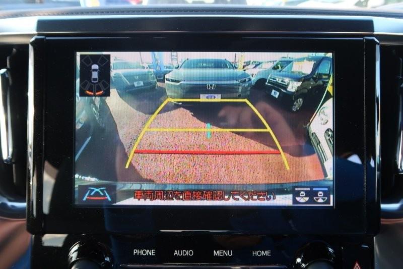 バックモニターで駐車をアシスト