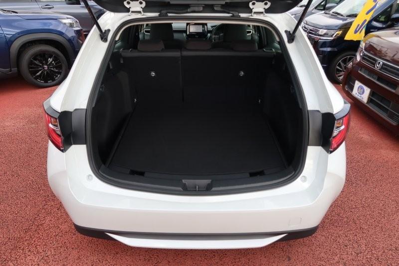 荷物もたくさん積めるラゲッジスペース　　　T.O