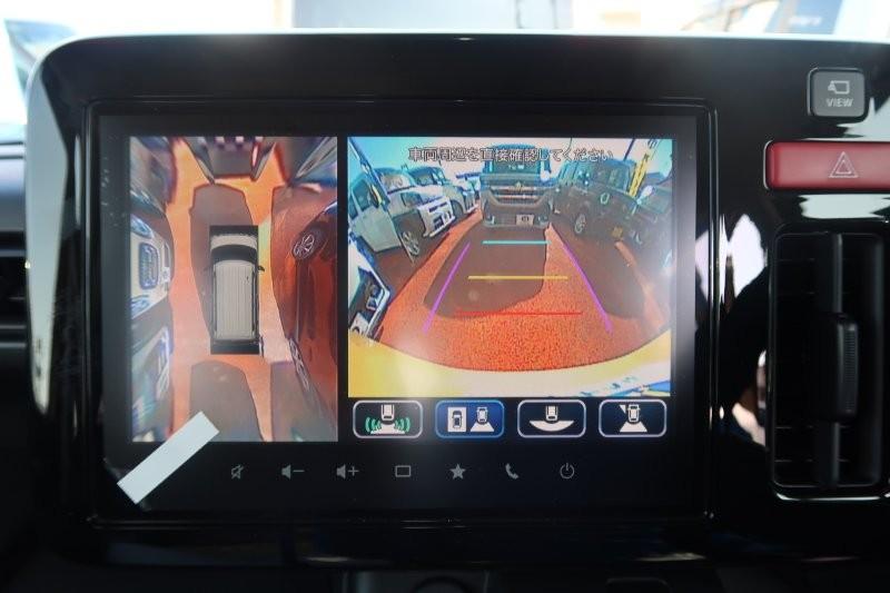 上から見たようなモニターで駐車をアシスト