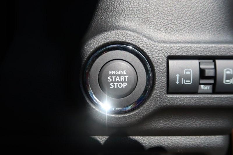 プッシュスタートで鍵の出し入れなし