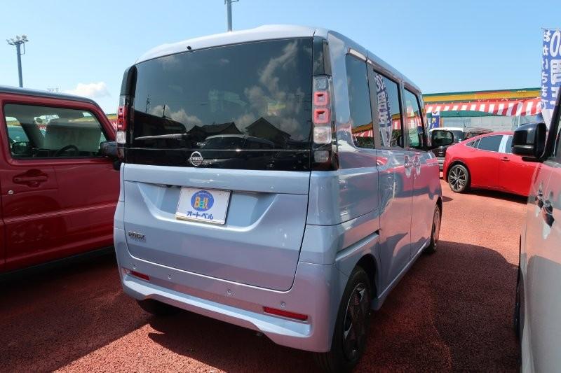 コーナーセンサーで障害物をお知らせ