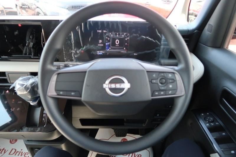 ハンドルのスイッチで簡単なオーディオ操作可能