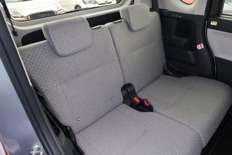 後席もゆったり乗れる室内空間