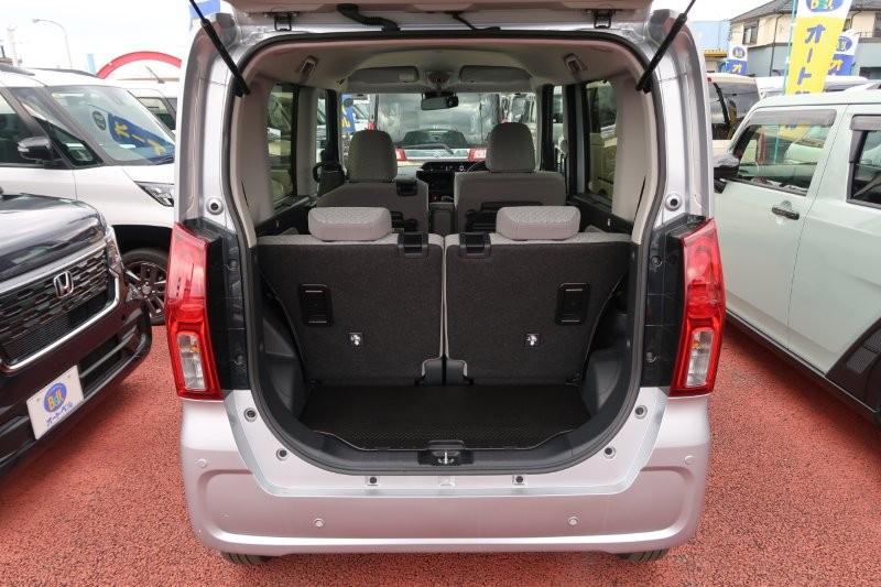 乗せる荷物に合わせてシートアレンジ可能　　　T.O