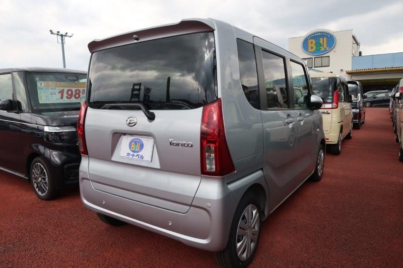 コーナーセンサーで障害物をお知らせ