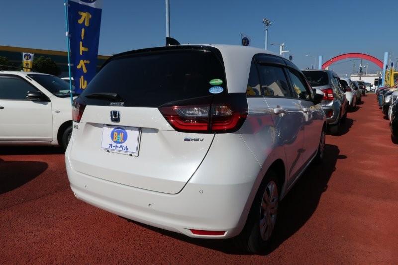 パーキングセンサーで障害物をお知らせ