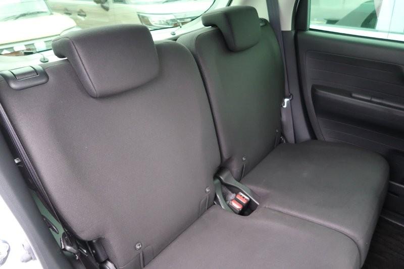 後席もゆったり乗れる室内空間