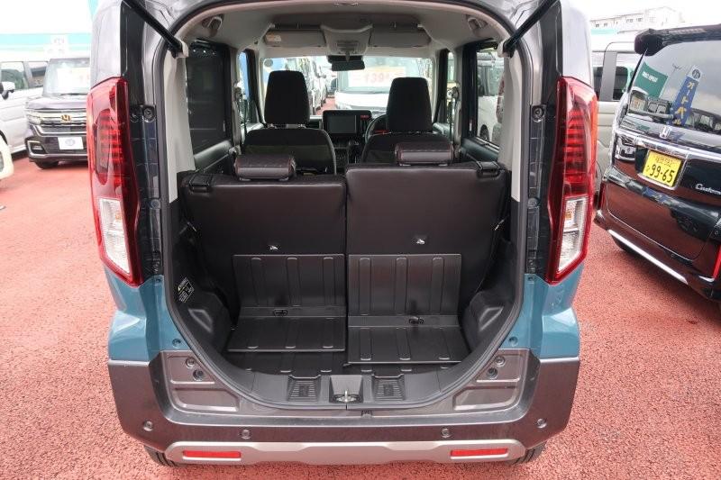 乗せる荷物に合わせてシートアレンジ可能　　　T.O