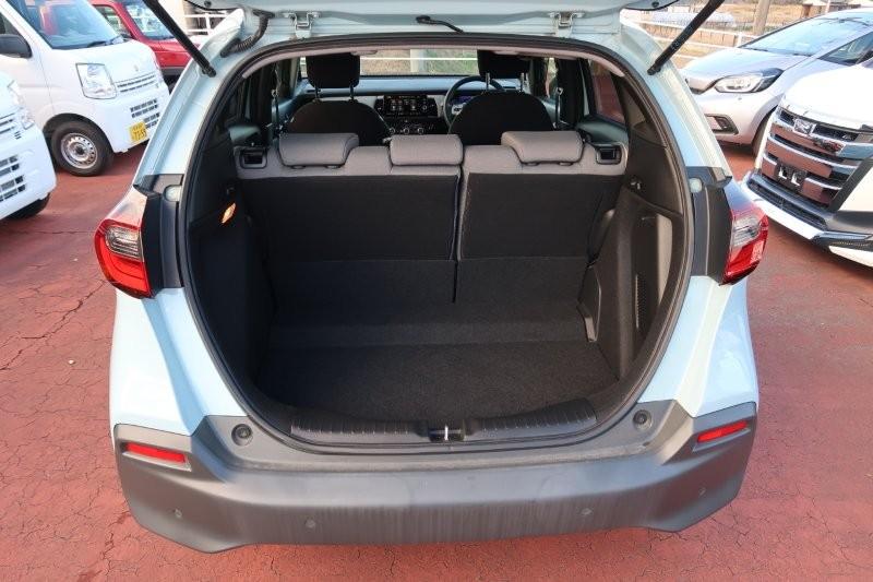 荷物もたくさん積めるラゲッジスペース　　　T.O