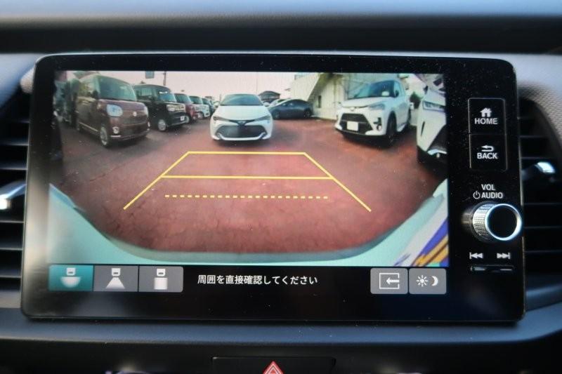 バックモニターで駐車をアシスト