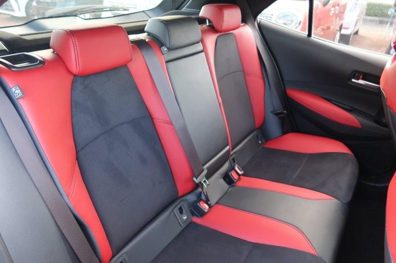 後席もゆったり乗れる室内空間