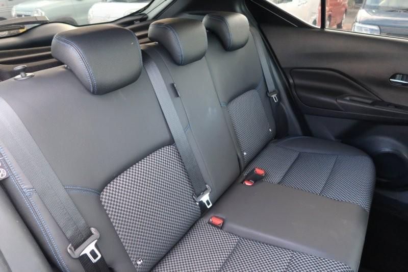 後席もゆったり乗れる室内空間