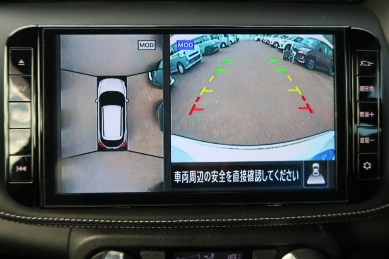 上から見たようなモニターで駐車をアシスト