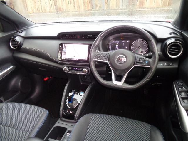 革巻ステアリング　フルオートエアコン