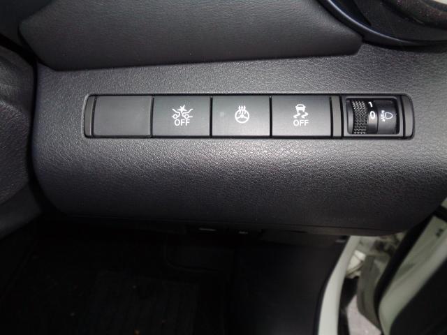 エマージェンシーブレーキ　ステアリングヒーター