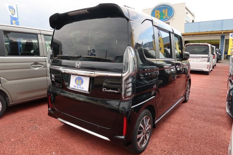 パーキングセンサーで障害物をお知らせ