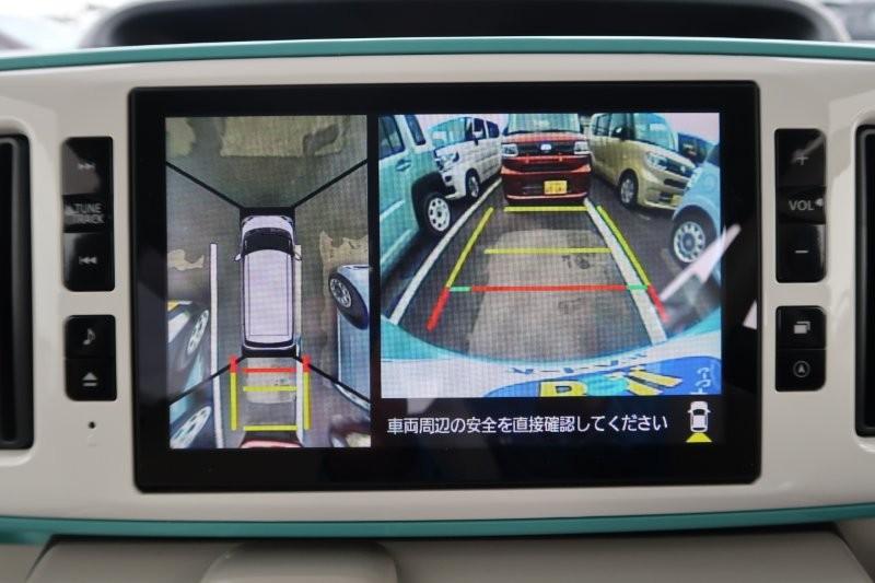 上から見たようなモニターで駐車をアシスト