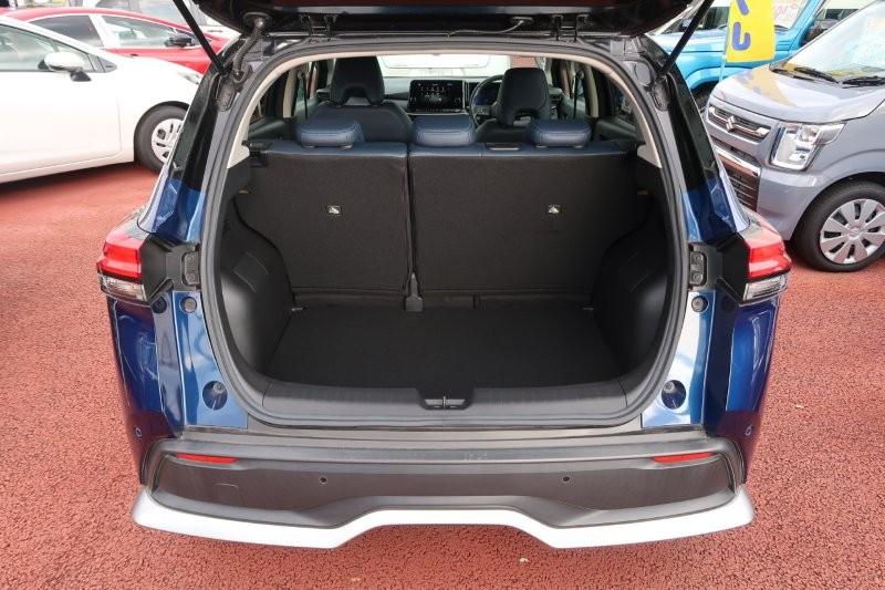 荷物もたくさん積めるラゲッジスペース　　　T.O