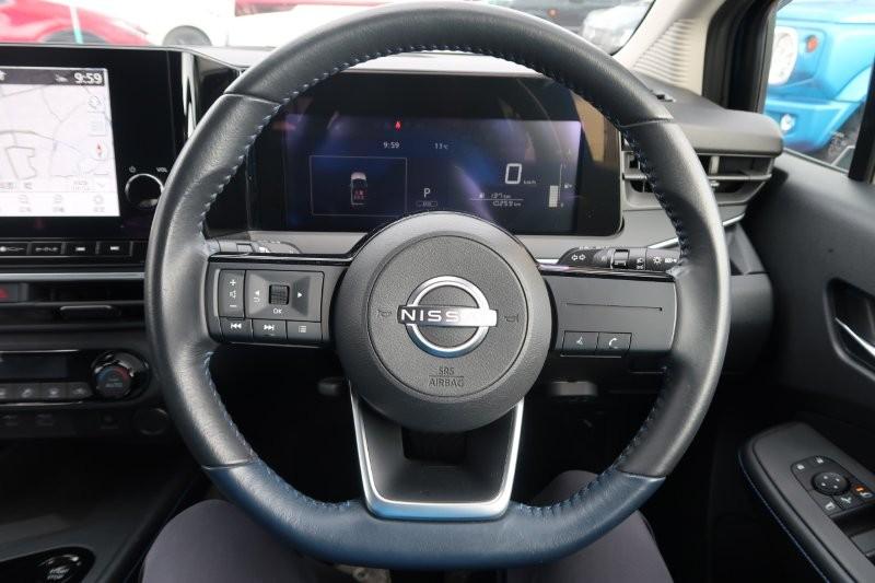 ハンドルのスイッチで簡単なオーディオ操作可能