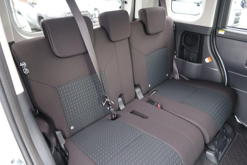 後席もゆったり乗れる室内空間