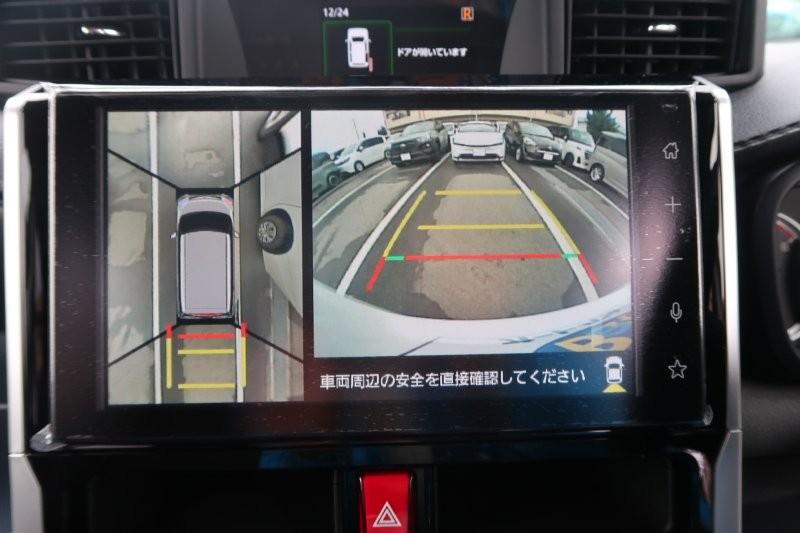 上から見たようなモニターで駐車をアシスト