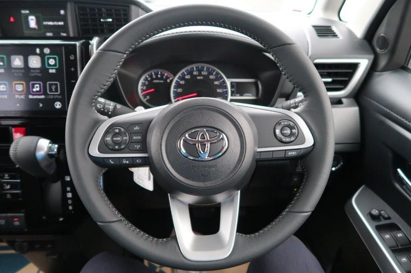 ハンドルのスイッチで簡単なオーディオ操作可能