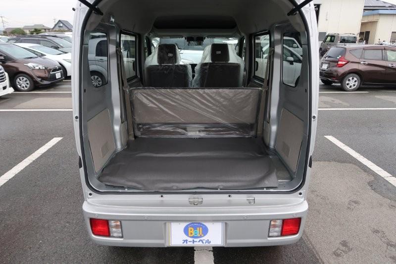 荷物もたくさん積めるラゲッジスペース　　　T.O