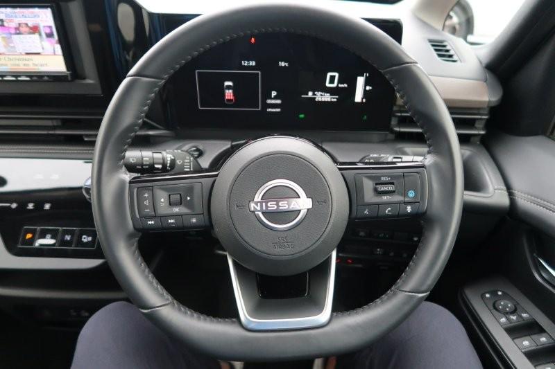 ハンドルのスイッチで簡単なオーディオ操作可能