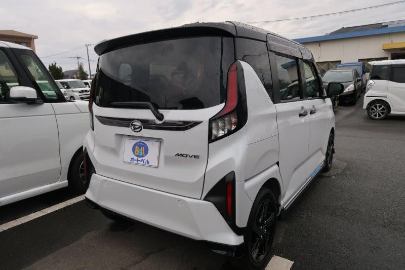 コーナーセンサーで障害物をお知らせ