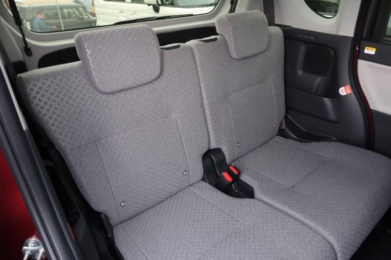 後席もゆったり乗れる室内空間