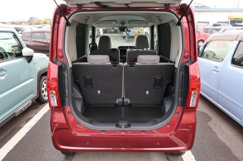 乗せる荷物に合わせてシートアレンジ可能　　　T.O