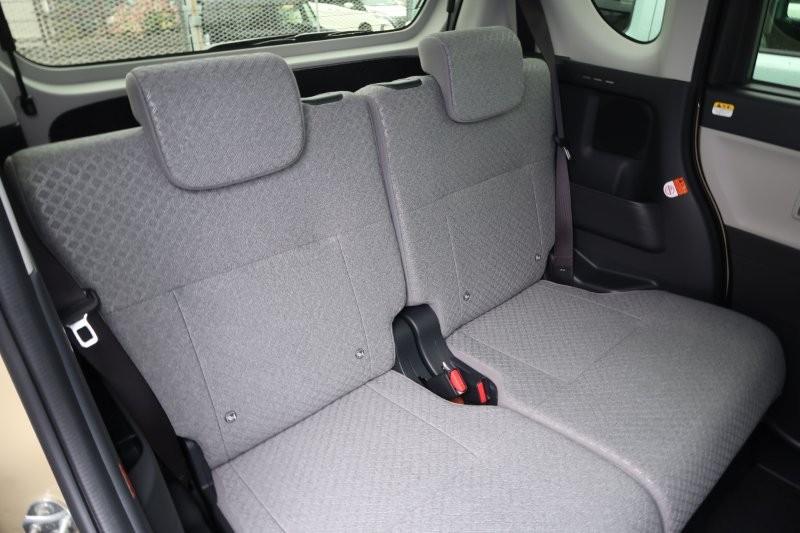 後席もゆったり乗れる室内空間