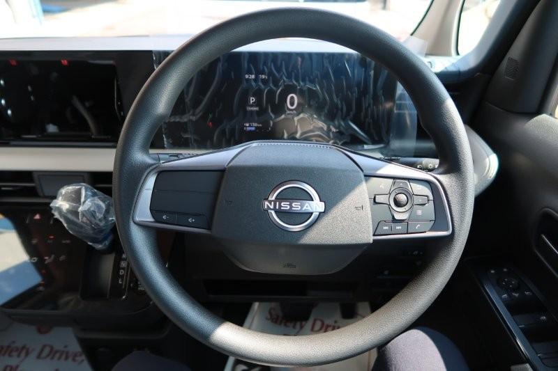 ハンドルのスイッチで簡単なオーディオ操作可能