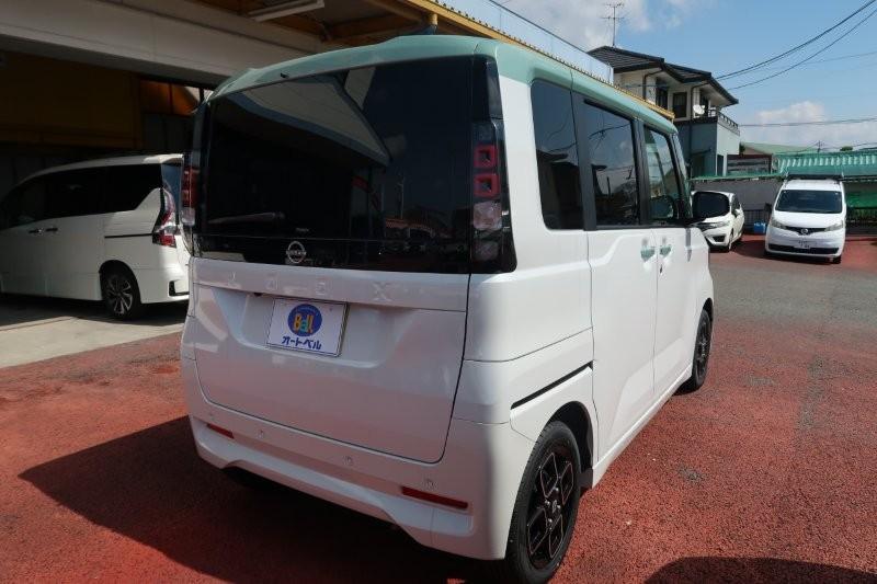 コーナーセンサーで障害物をお知らせ